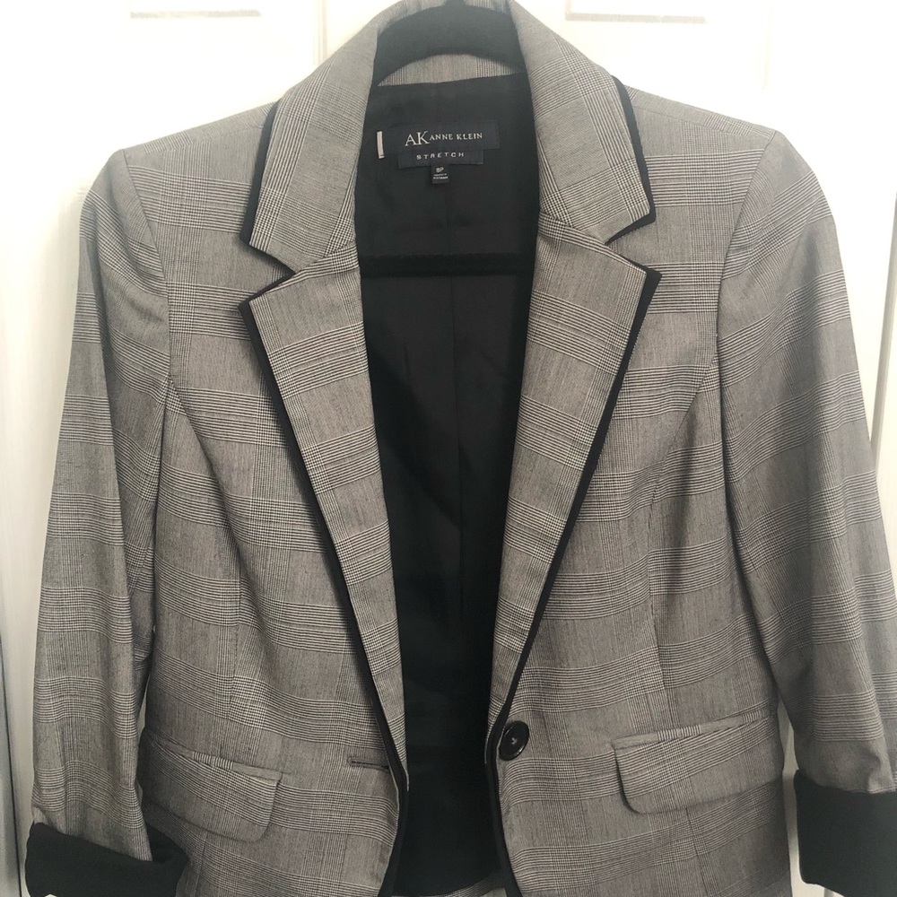 Anne Klein size small ladies blazer